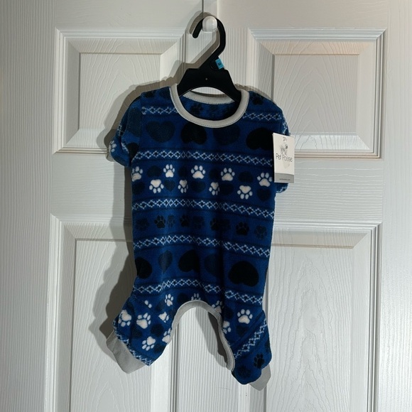 NWT Dog Outfit size Medium - Picture 1 of 6